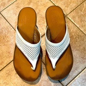 Clarks white wedges size 7 1/2